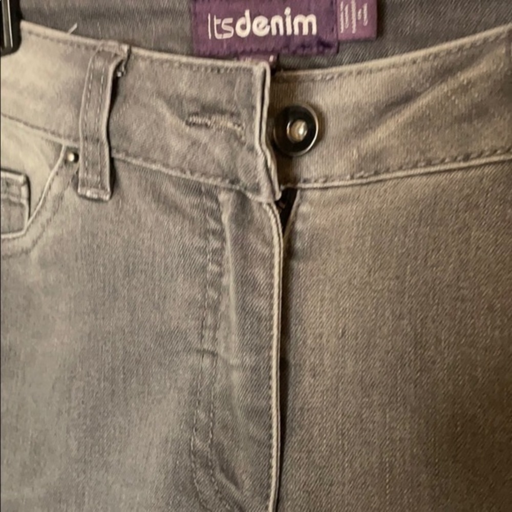 It’s denim jeans size 4 gray jeans - Picture 2 of 7